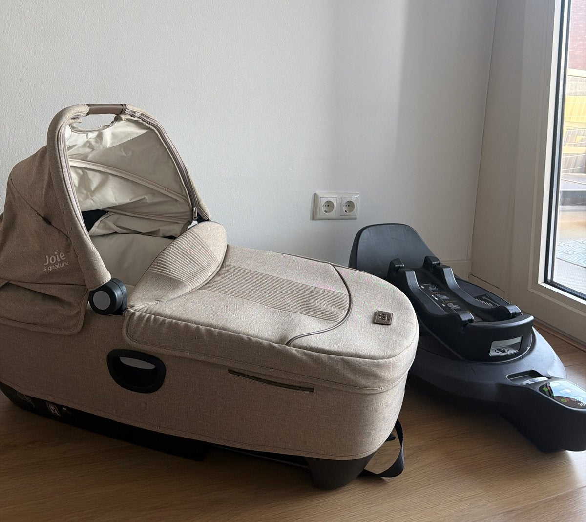 Joie Autoreiswieg met Isofix, Nieuw, Ophalen of Verzenden, Isofix, Slaapstand