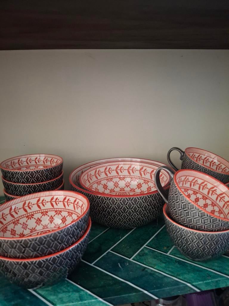 Action Serviesgoed Mix van Borden, Kommen en Kopjes, Huis en Inrichting, Keuken | Servies, Ophalen of Verzenden, Zo goed als nieuw
