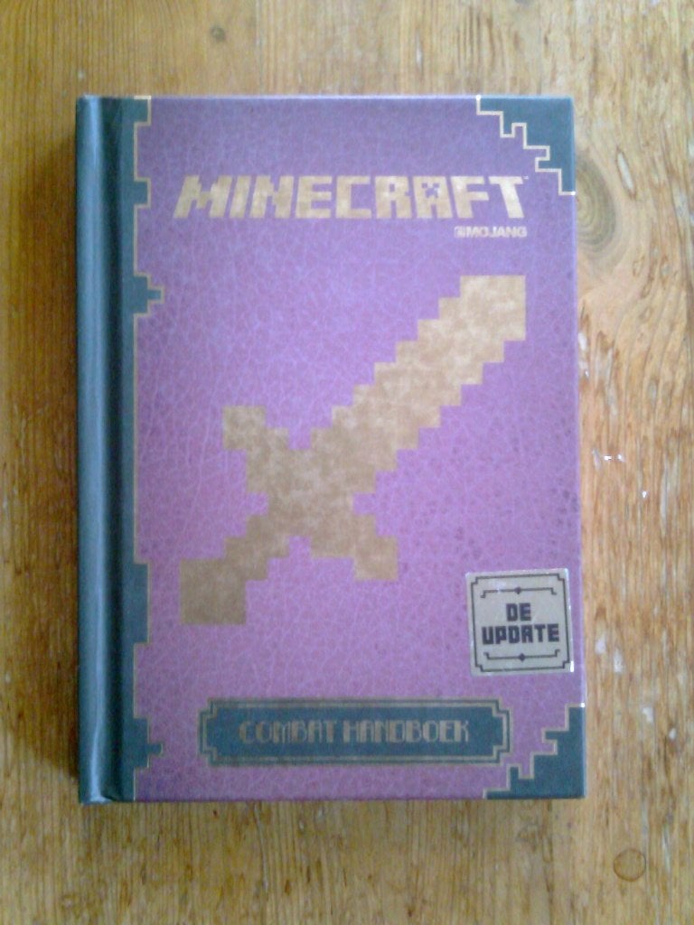 Minecraft,  Combat Handboek, Ophalen of Verzenden, Zo goed als nieuw