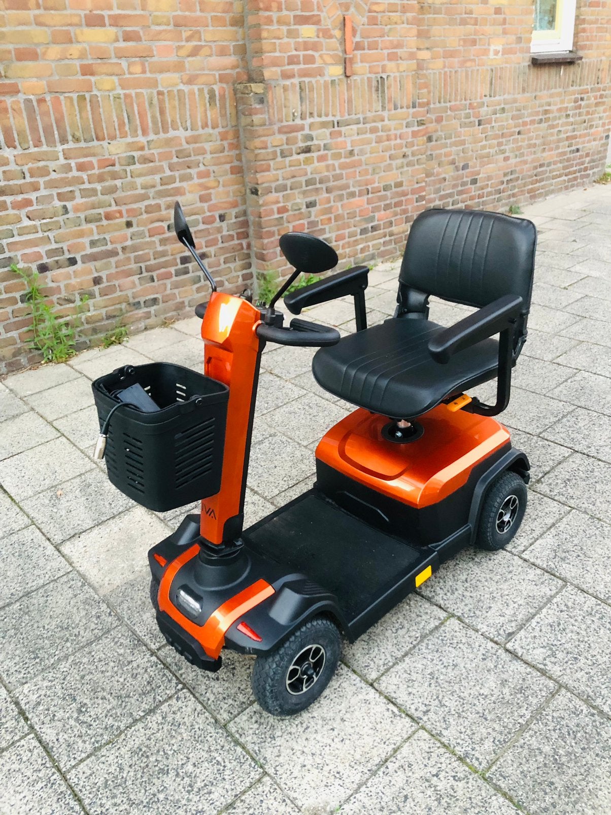 Vrij nieuwe compact scootmobiel met 4wiel van 2025-10 !!, Diversen, Pride, Ophalen of Verzenden, 11 t/m 15 km/u, 26 t/m 35 km