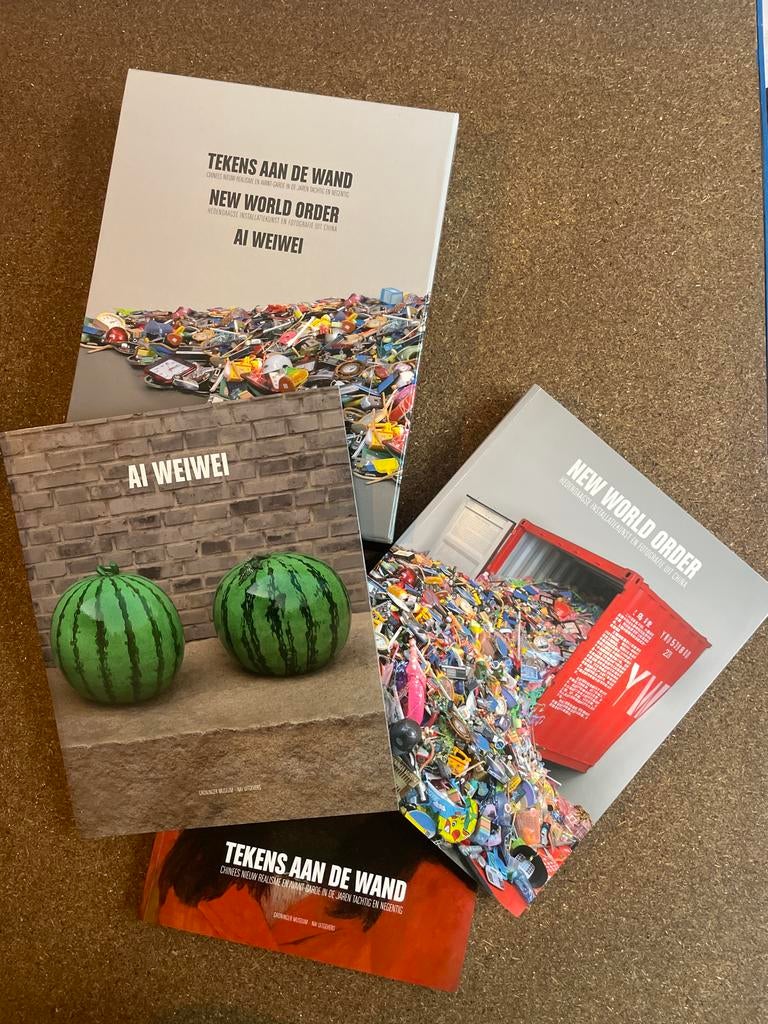 Boekenbox Ai Weiwei: Tekens aan de Wand & New World Order, Ophalen of Verzenden, Nieuw