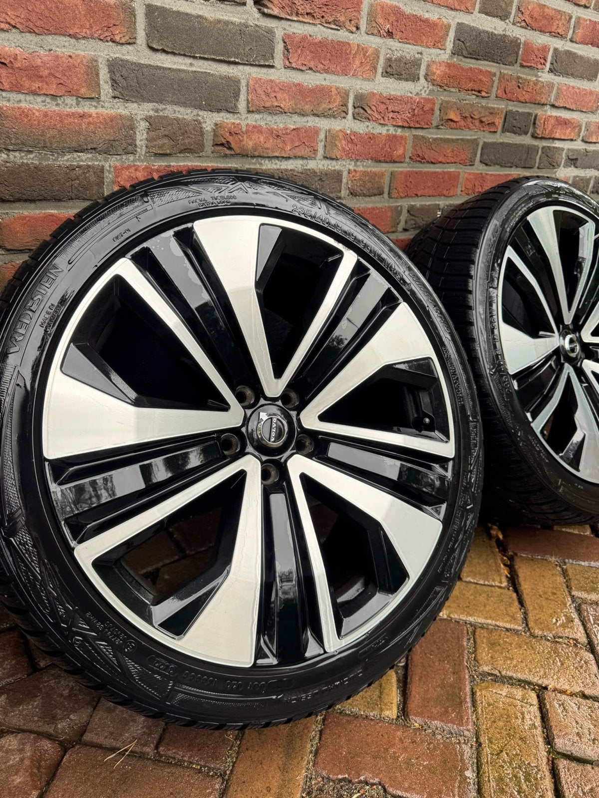 Volvo V60 Winterbanden met originele Volvo velgen 19 inch, Auto-onderdelen, Gebruikt, Banden en Velgen, Winterbanden, 235 mm