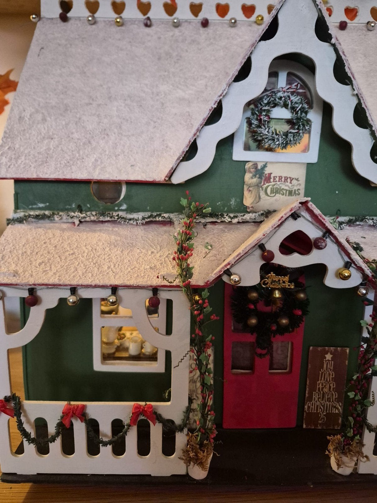 Gedetailleerd Kerst Poppenhuis met Verlichting, Ophalen, Gebruikt, Poppenhuis