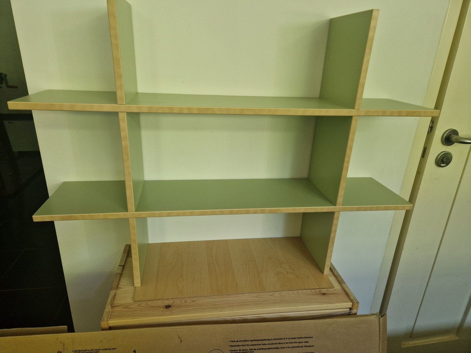 Groen/houten wandrekje - decoratief en praktisch, Ophalen, Met plank(en), Modern, Speels, Nieuw