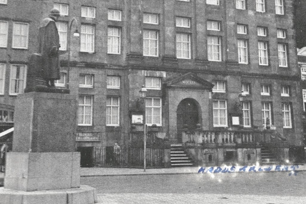 968845	Den Bosch	Stadhuis	1961	Gelopen met postzegel, Ophalen of Verzenden, 1960 tot 1980, Gelopen, Noord-Brabant
