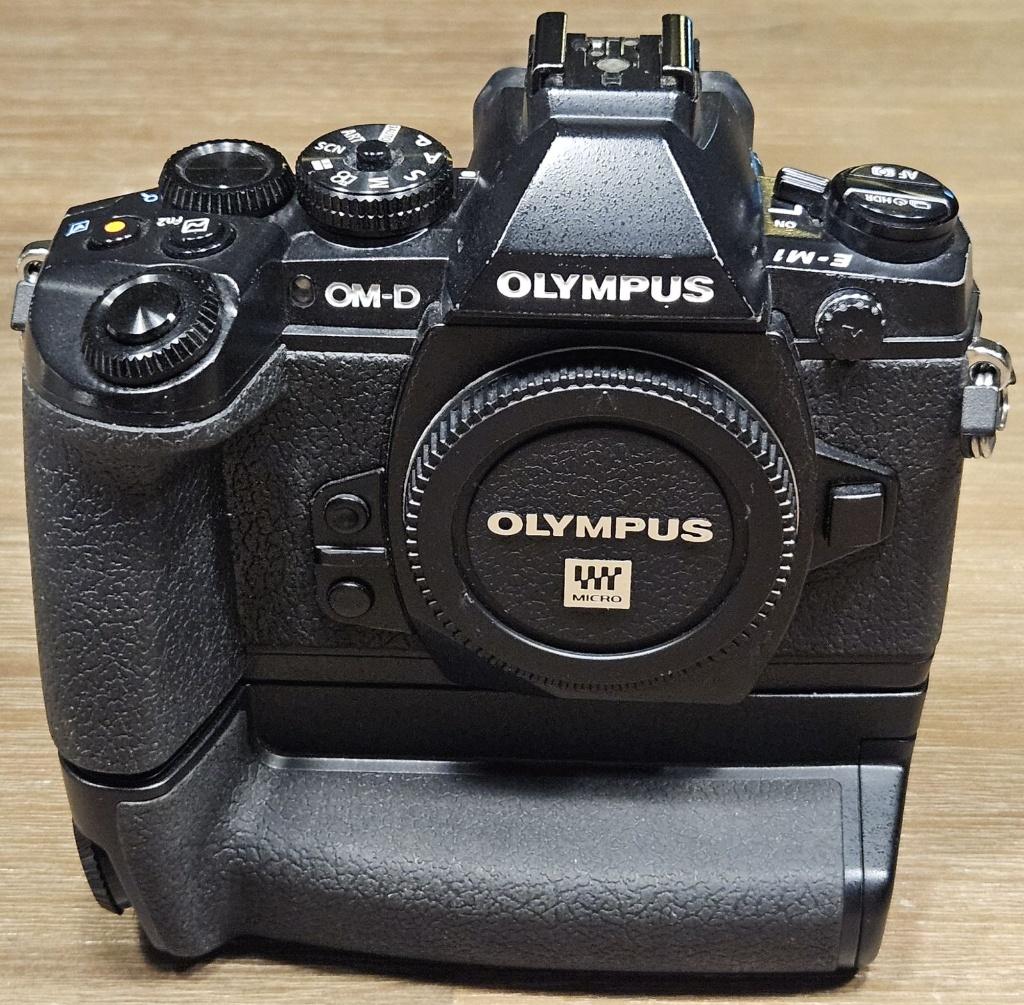 Olympus E-M1 mirrorless systeemcamera met HLD-7 Battery Grip, Ophalen, Compact, Zo goed als nieuw, Olympus
