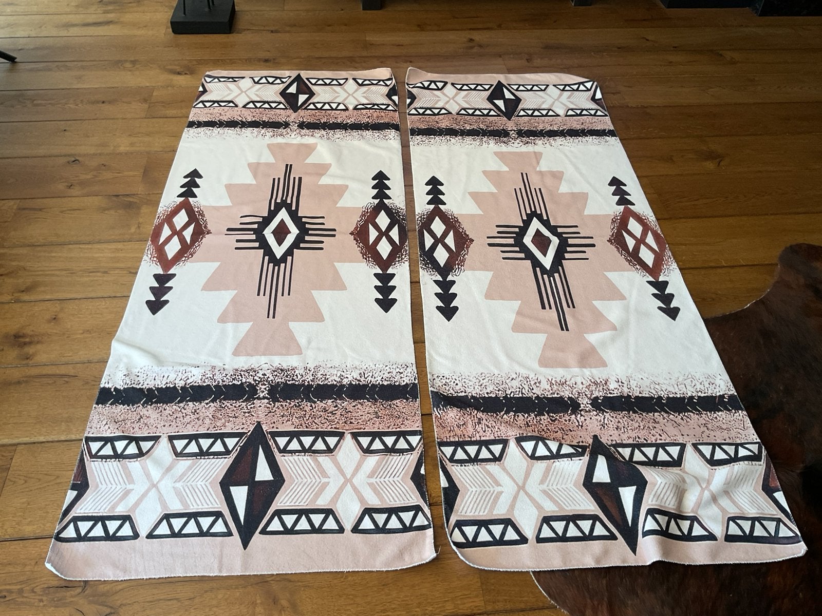 Sneldrogende handdoeken 70x190 cm met print - 2 stuks, Ophalen of Verzenden, Zo goed als nieuw