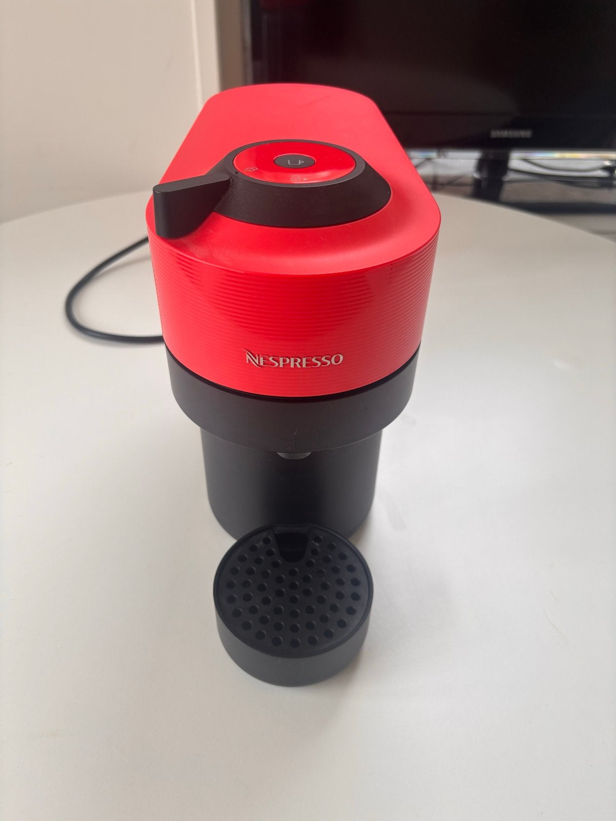 Nespresso Vertuo Pop - Rood (gebruikt, in goede staat)