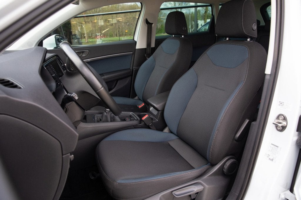 SEAT Ateca 1.0 EcoTSI Style Business Intense , Trekhaak, Ach, Voorwielaandrijving, Stof, Gebruikt, Wit