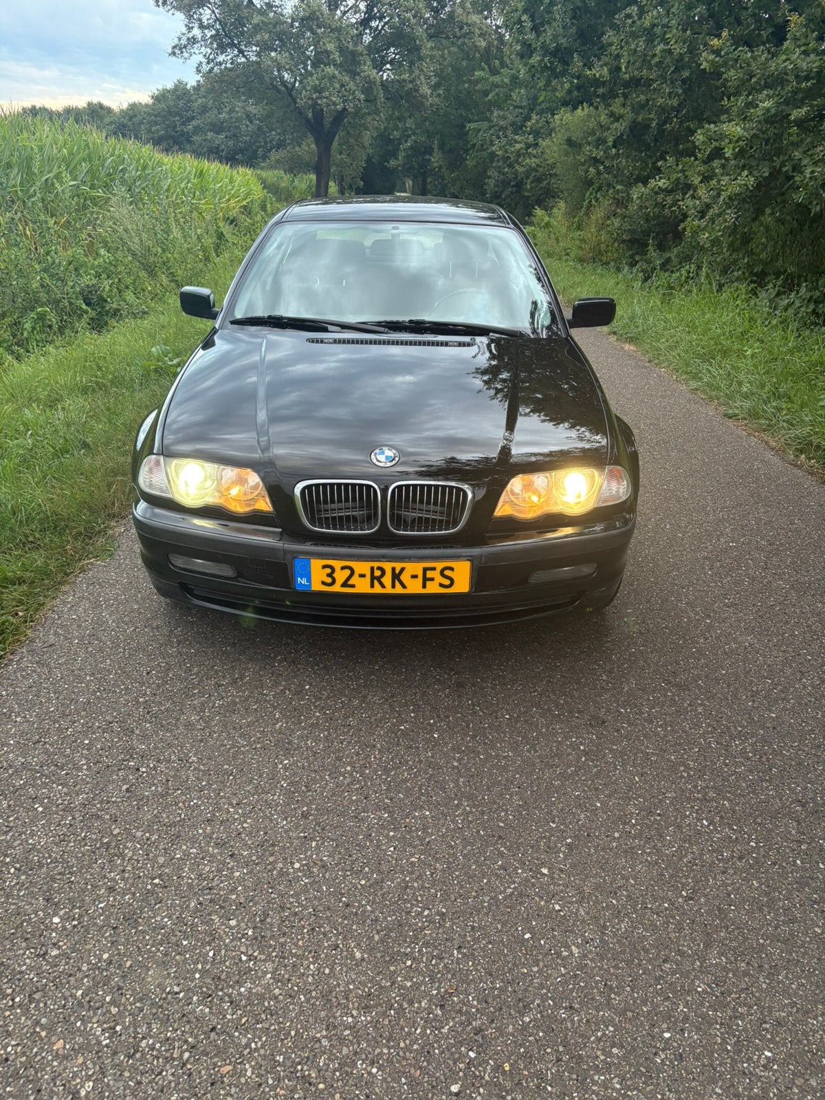 Unieke BMW 3-Serie 6 cilinder 2.2 I 320 2001 Zwart, 2171 cc, Achterwielaandrijving, Zwart, Handgeschakeld