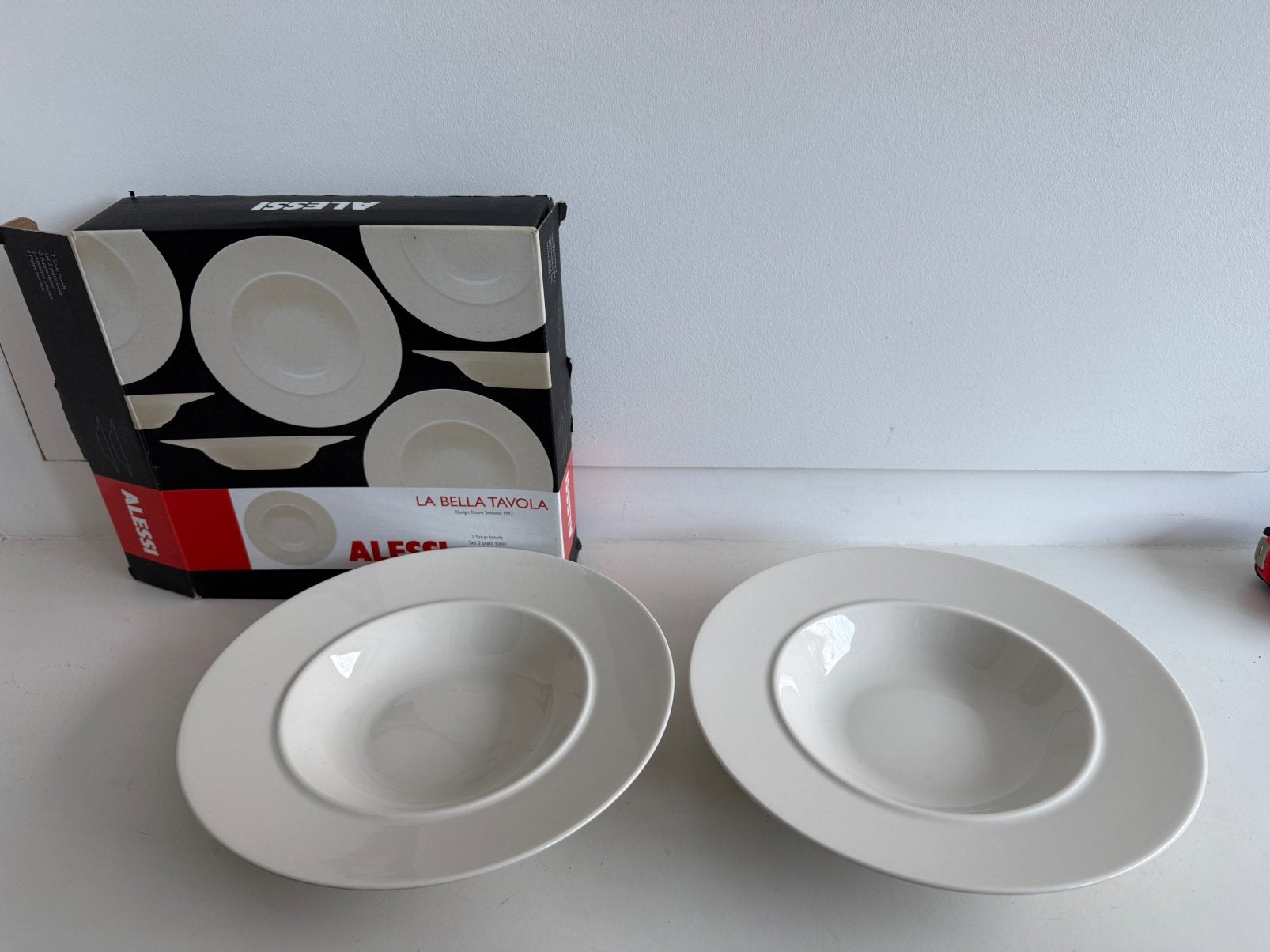 Alessi Bella Tavola diepe borden 2 stuks nieuw in doos, Ophalen of Verzenden, Zo goed als nieuw, Bord(en), Overige stijlen