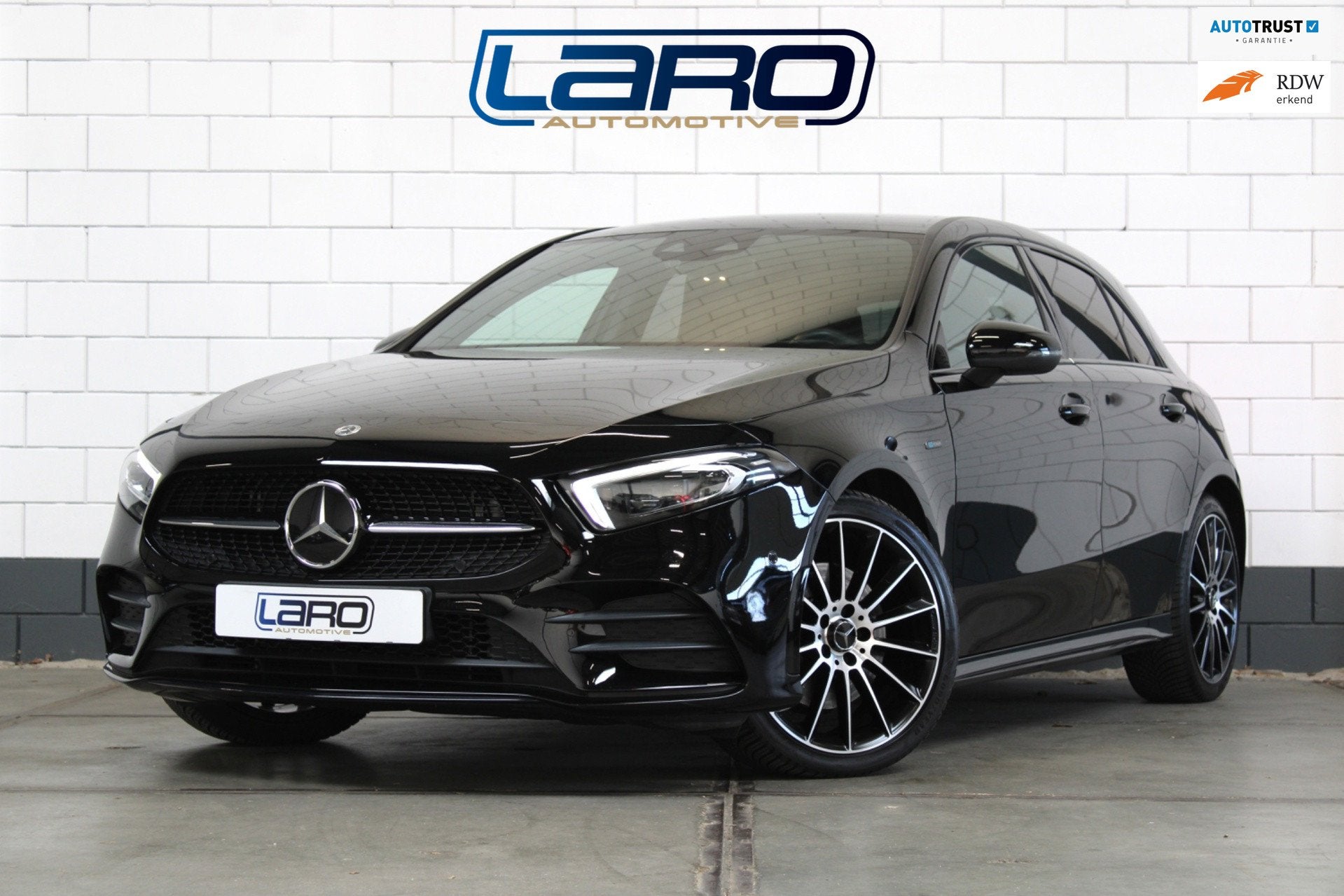 Mercedes-Benz A-klasse 250 e Edition AMG | ACC Sfeer Camera, Auto's, Mercedes-Benz, Dealer onderhouden, Gebruikt, Euro 6, 4 cilinders