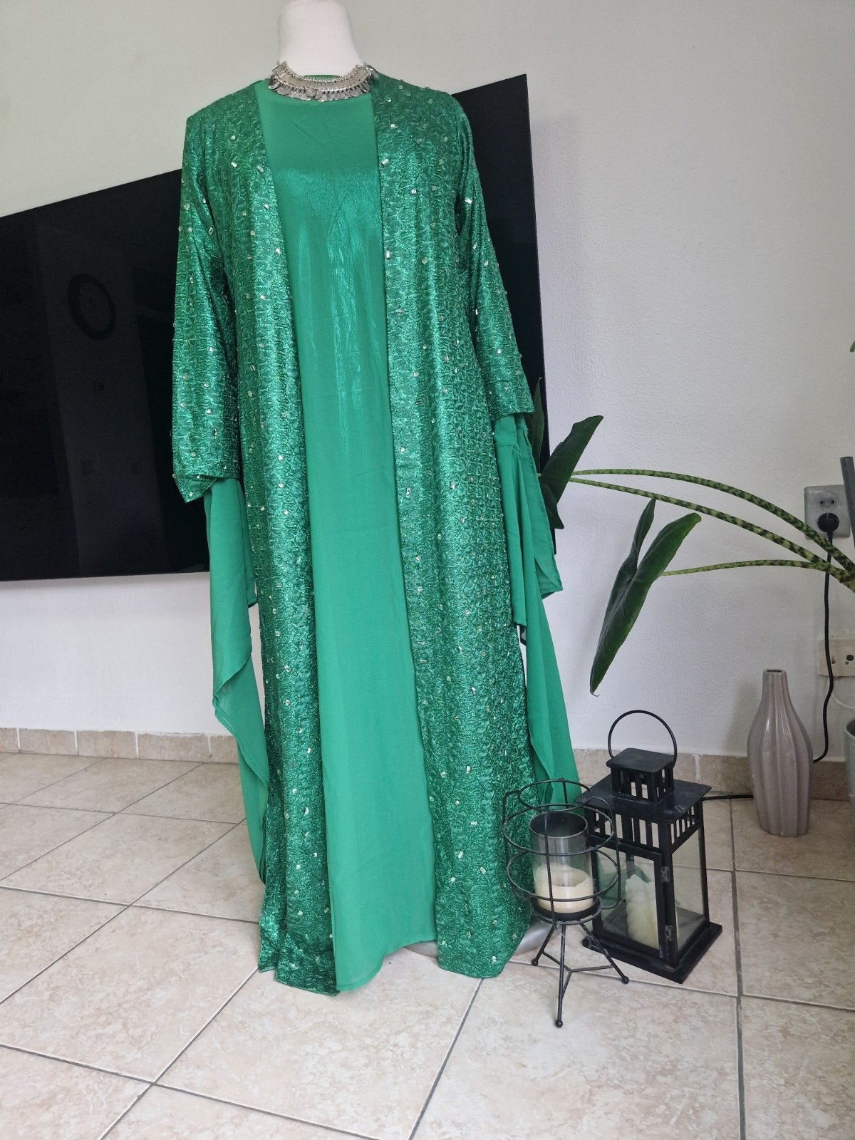 groene koerdische kleding, Ophalen of Verzenden, Onbekend, Gedragen, Onder de knie