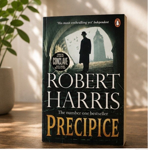 Precipice - Robert Harris (Engels), Ophalen of Verzenden, Gelezen, Robert Harris, Europa overig