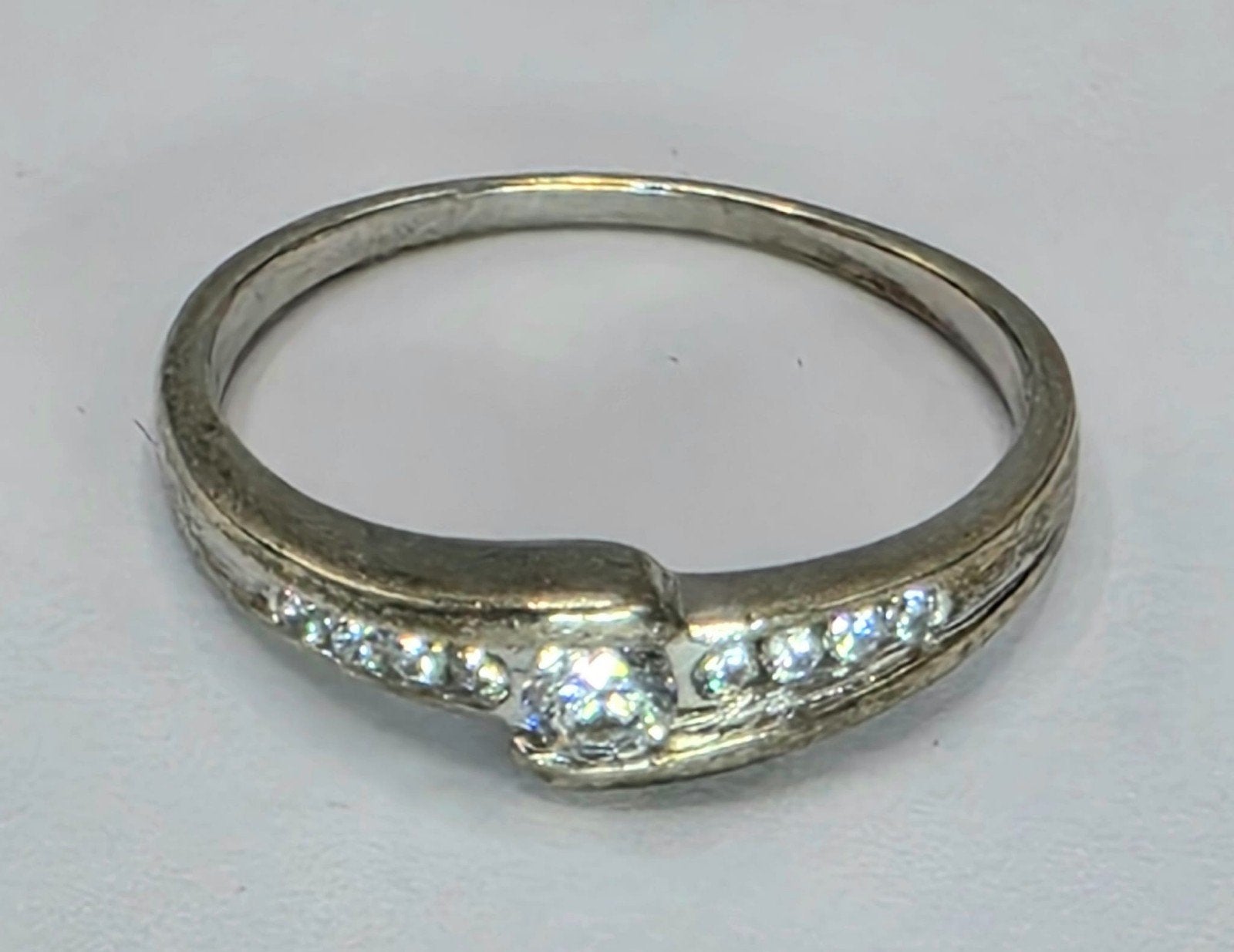 Zilveren Ring met Fonkelende Steentjes, Verzenden, Zo goed als nieuw, ., Dame