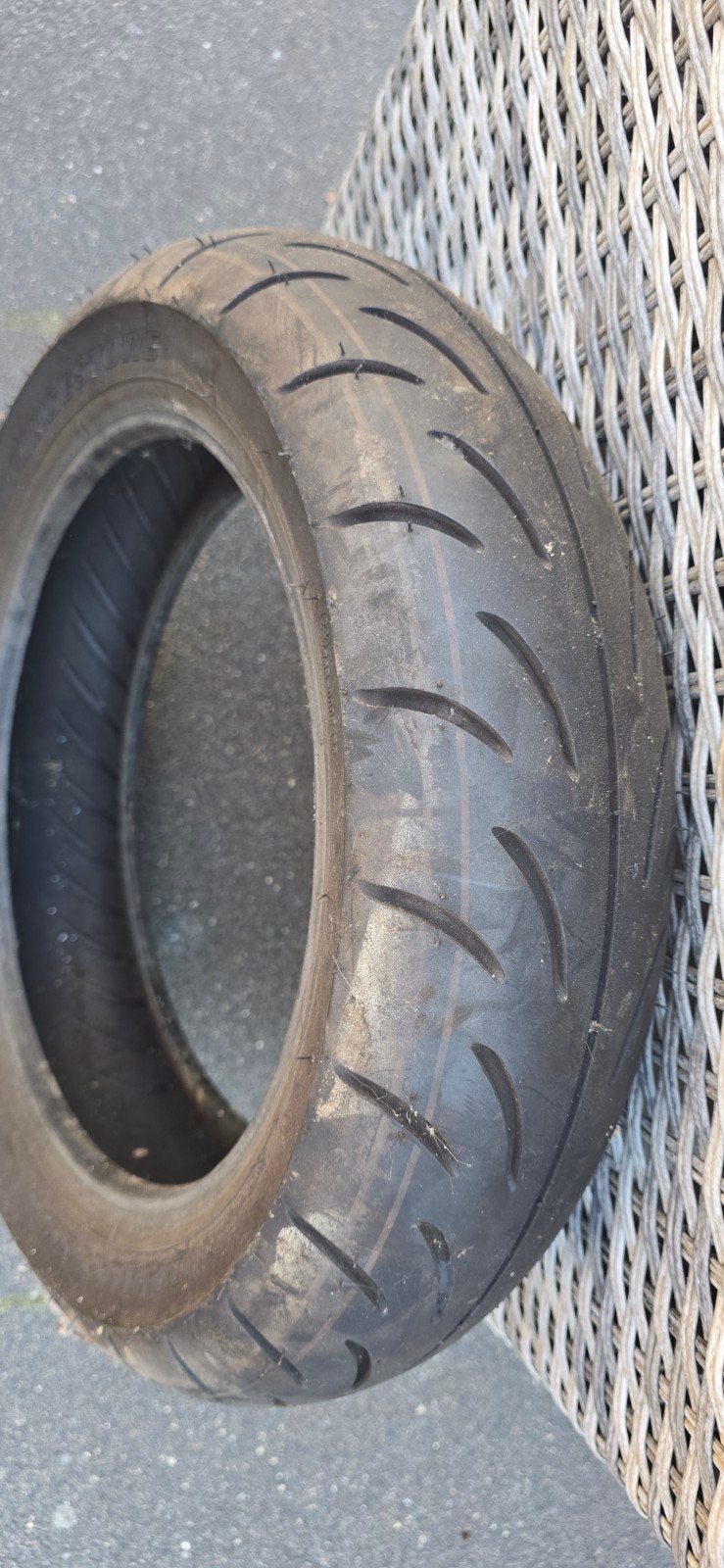 Bridgestone scooter/brommer band 120/70-12 met goed profiel, Ophalen of Verzenden