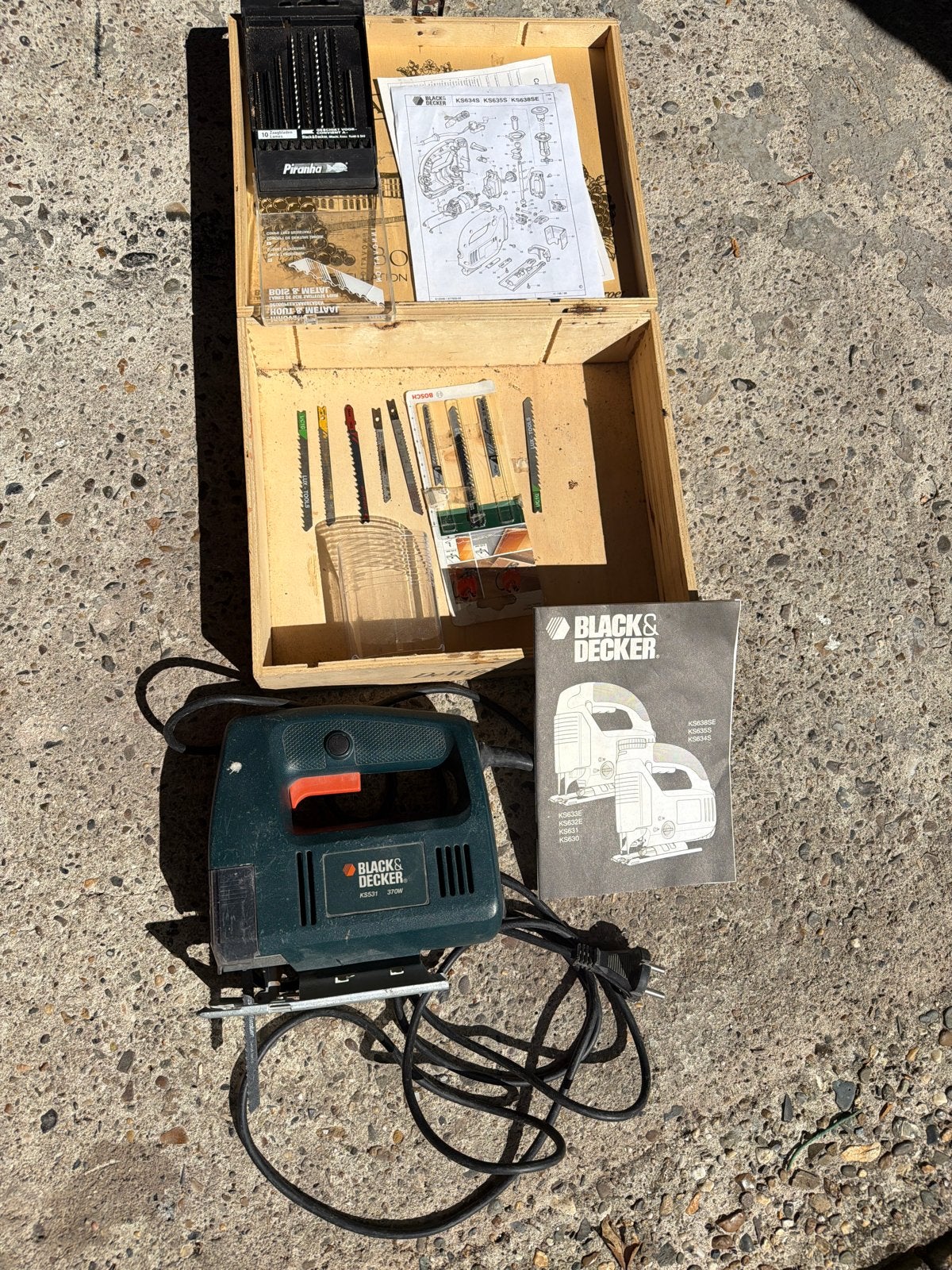 Krachtige Black & Decker Decoupeerzaag met 29 Zaagjes, Gebruikt, Decoupeerzaag, Ophalen of Verzenden, Black & Decker