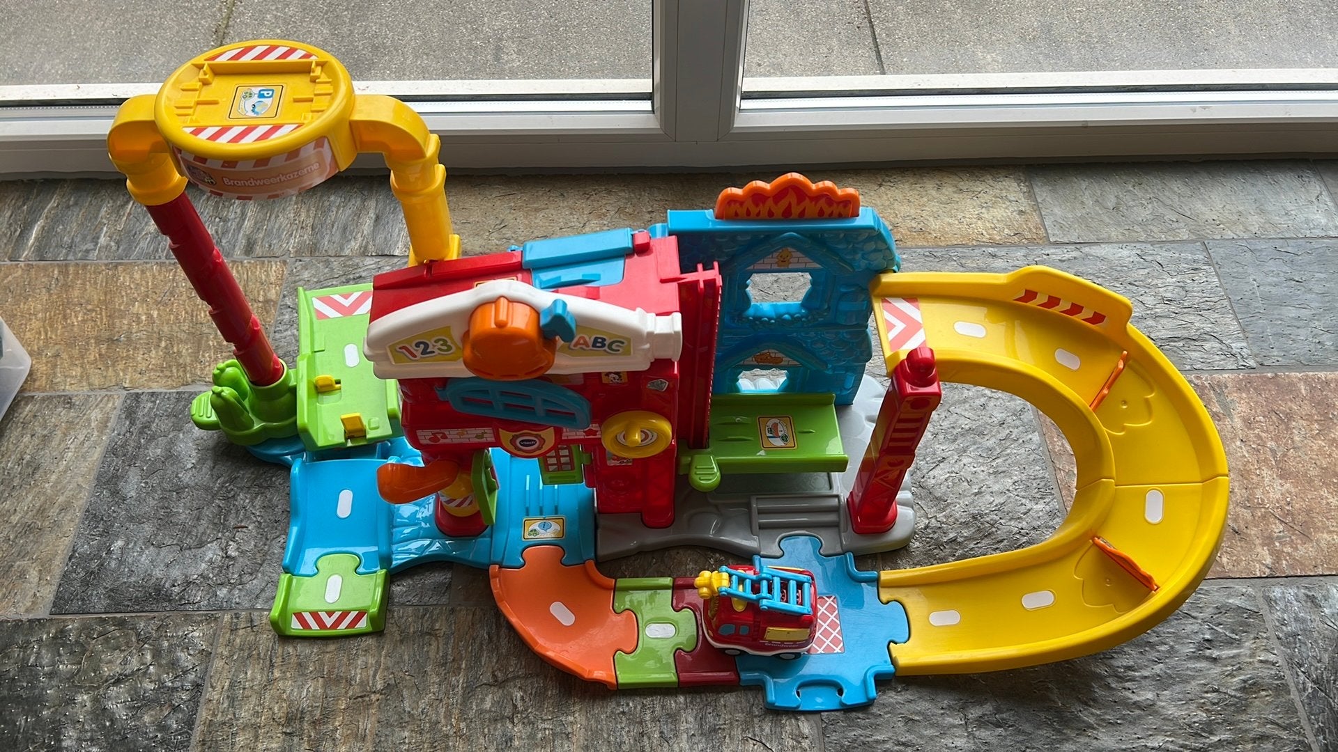 Vtech Bas brandweerkazerne, Kinderen en Baby's, Ophalen, Zo goed als nieuw