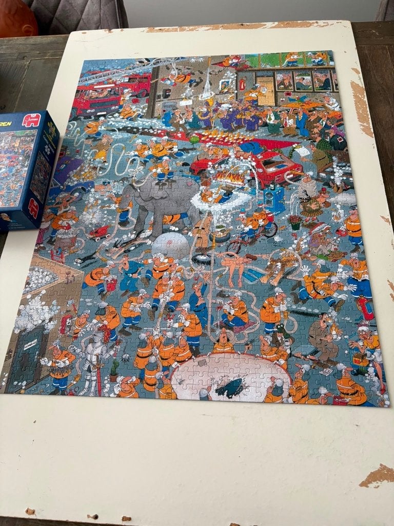 Jan van Haasteren - Fire Station 950 puzzelstukjes, Ophalen of Verzenden, 500 t/m 1500 stukjes, Zo goed als nieuw, Legpuzzel