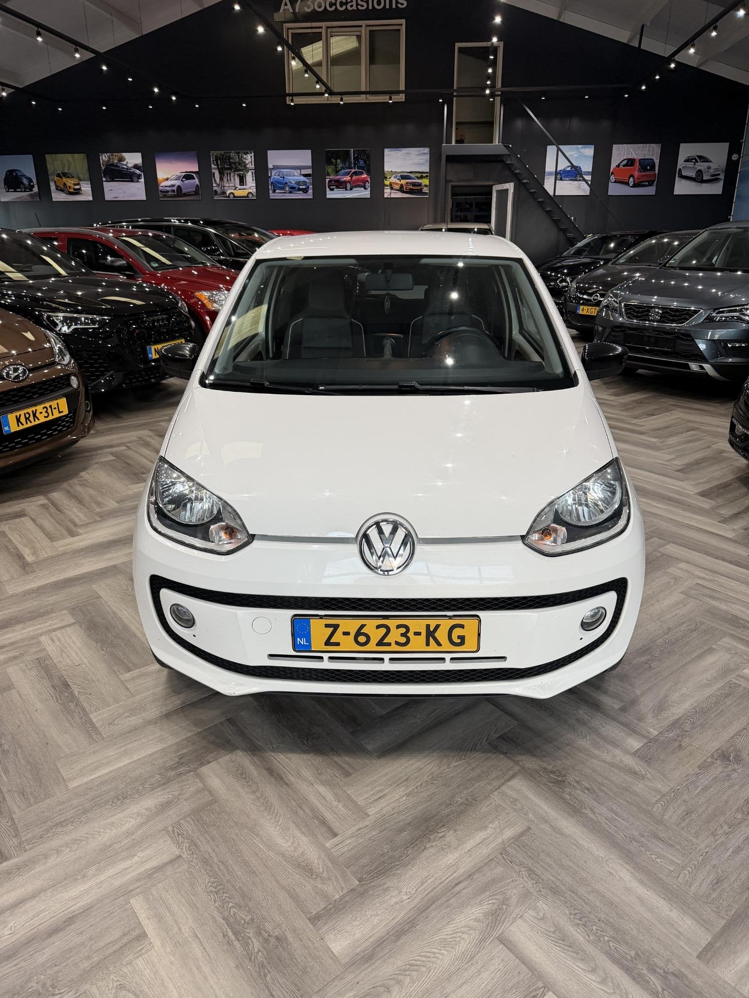 Volkswagen Up! 1.0 move up! LEER,STOELVERWARMING,, Voorwielaandrijving, Gebruikt, Up!, Wit