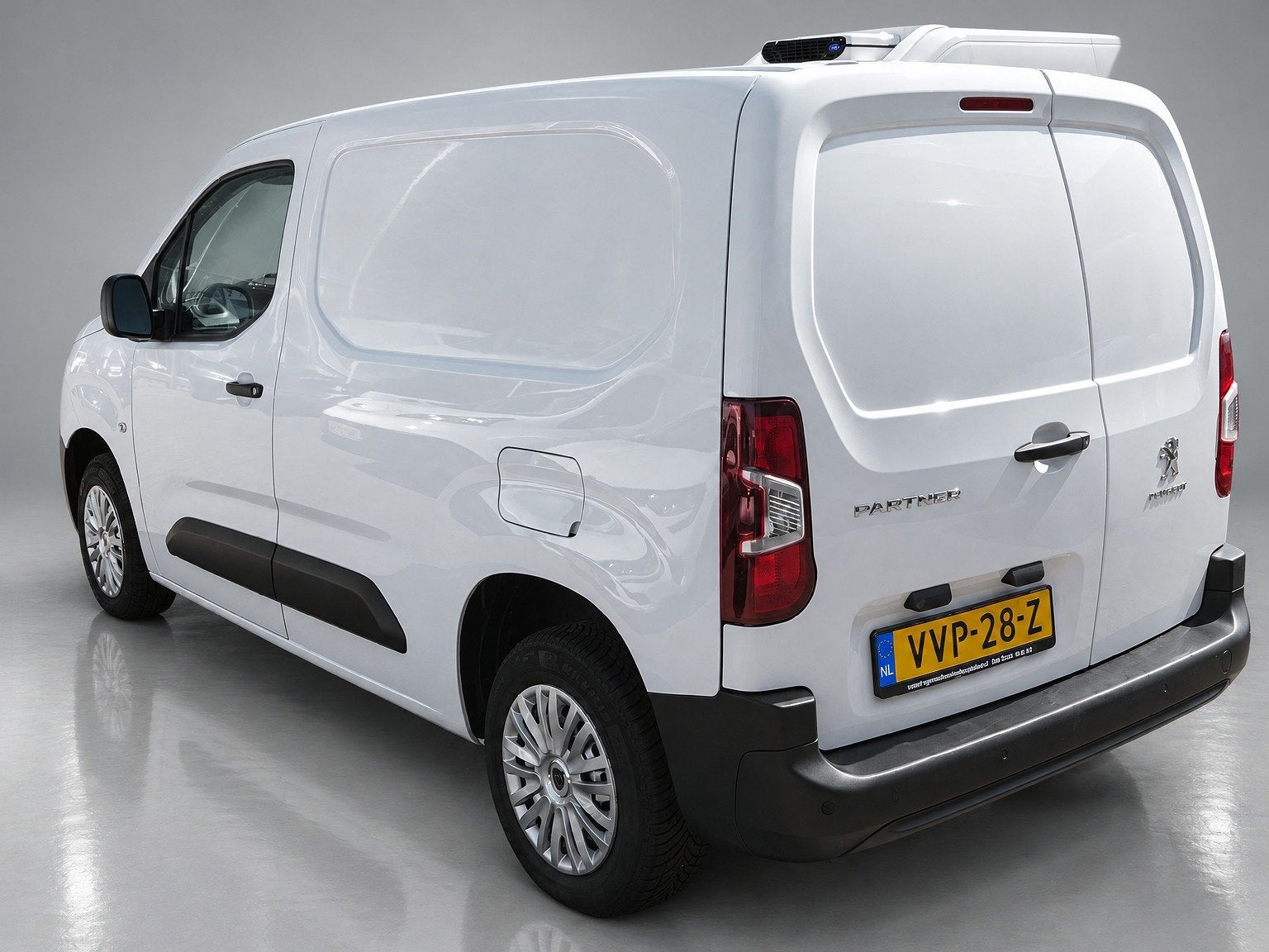 Peugeot Partner 1.5 BlueHDi 100 S&S L1 AIRCO SCHUIFDEUR CRUI, Auto's, Voorwielaandrijving, Dealer onderhouden, Stof, Gebruikt