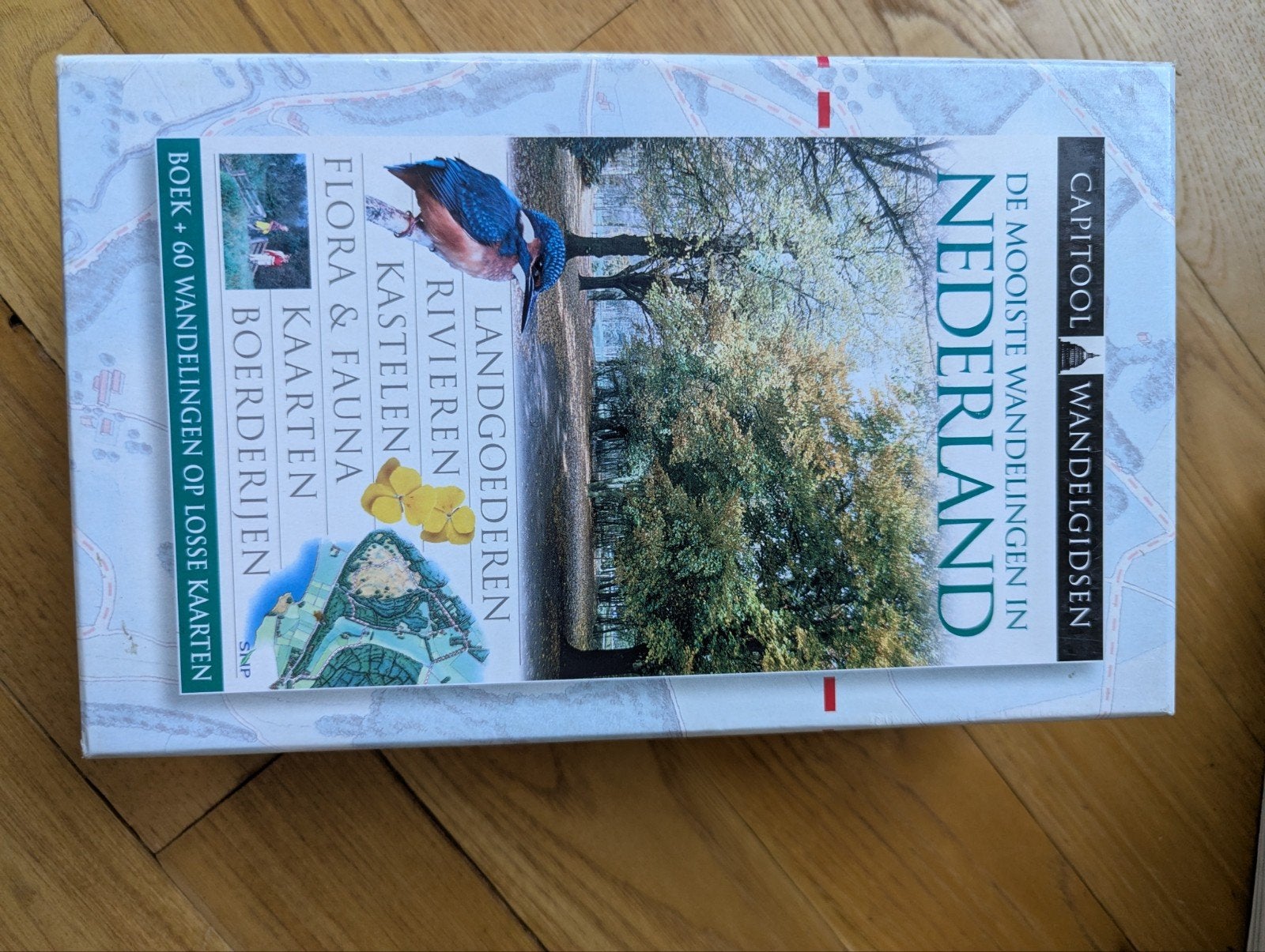 Capitool Wandelgidsen: De Mooiste Wandelingen in Nederland, Boeken, Reisgidsen, Fiets- of Wandelgids, Ophalen of Verzenden, Zo goed als nieuw