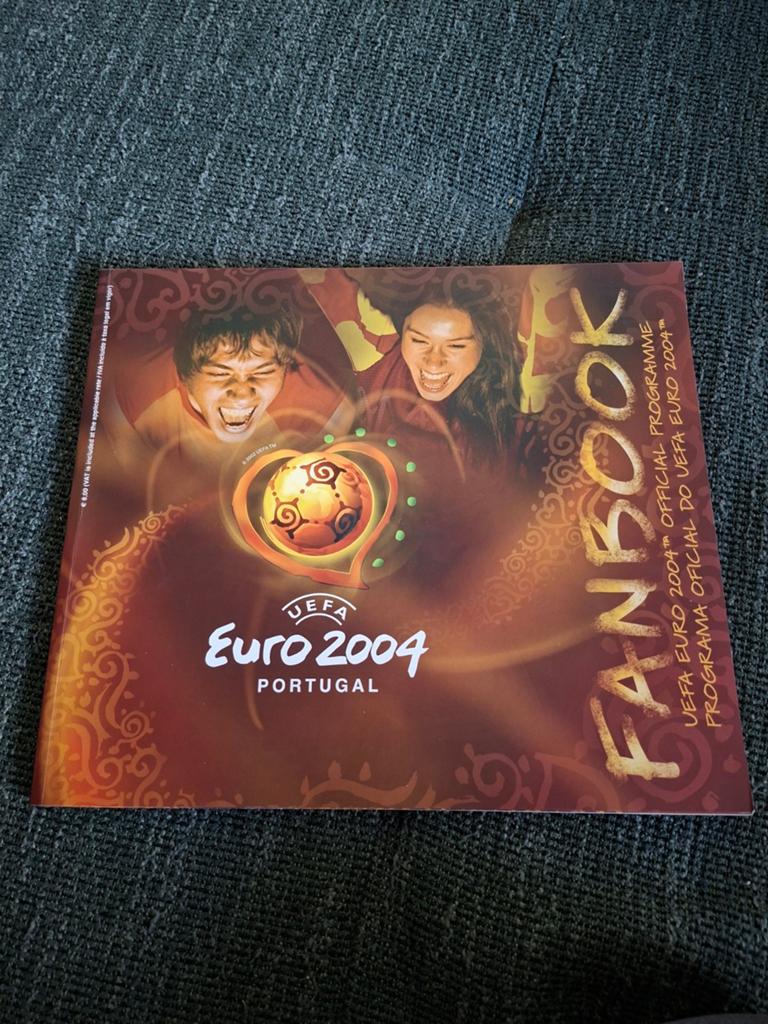 EK Voetbal 2004 Officiele Programma Magazine, Verzamelen, Ophalen of Verzenden, Zo goed als nieuw, Buitenlandse clubs, Boek of Tijdschrift