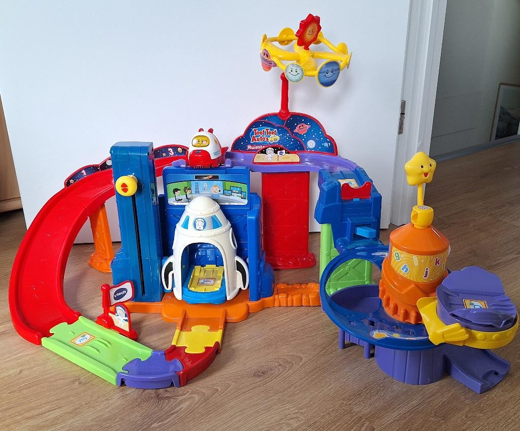 VTech Toet Toet Auto's Ruimtestation - incl. vliegtuig, Ophalen of Verzenden, Gebruikt, 2 tot 4 jaar