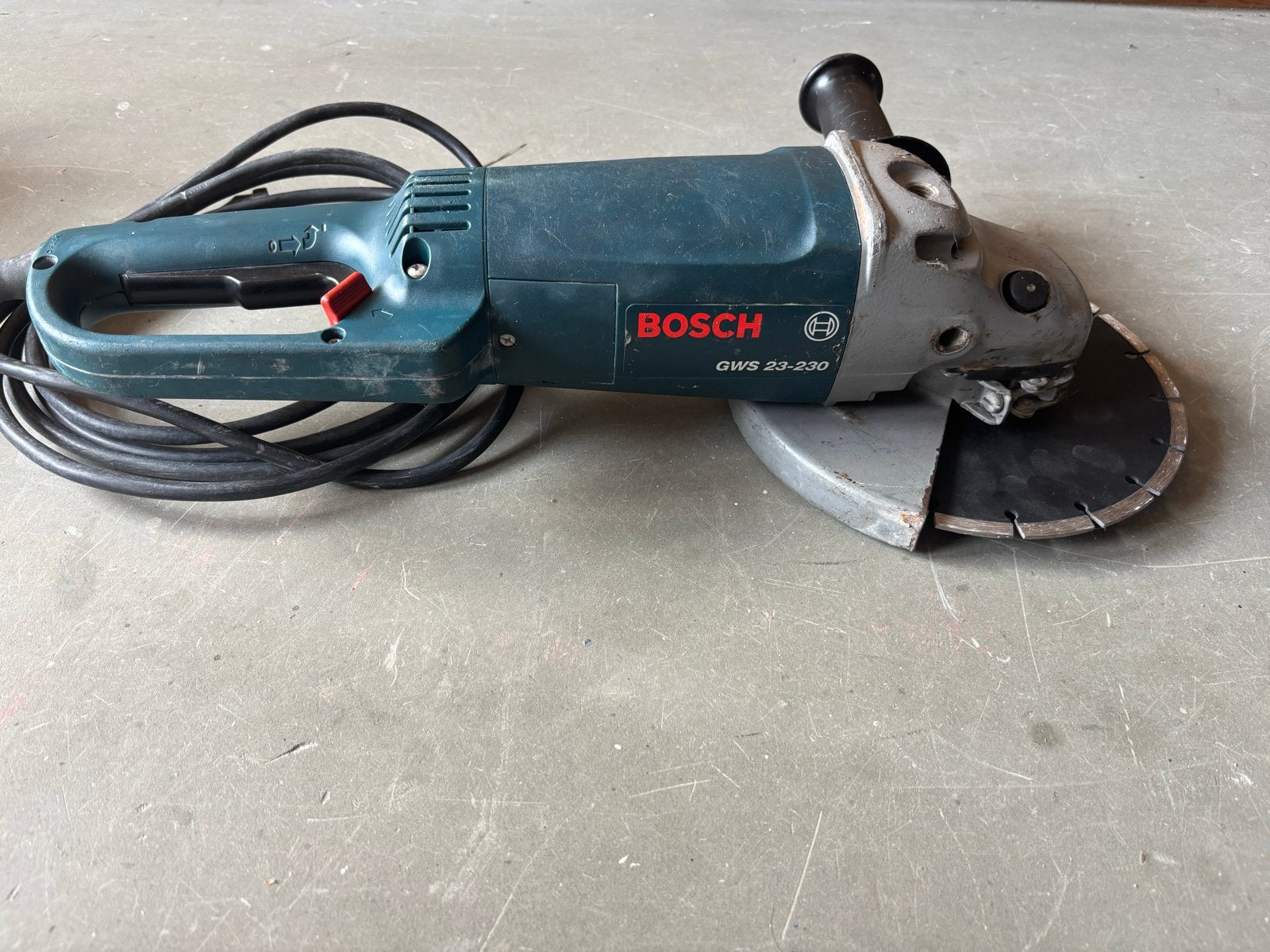 Bosch GWS 23-230 Haakse Slijpmachine met Diamantzaagblad, Ophalen, Gebruikt, 1000 watt of meer, Haakse handslijpmachine