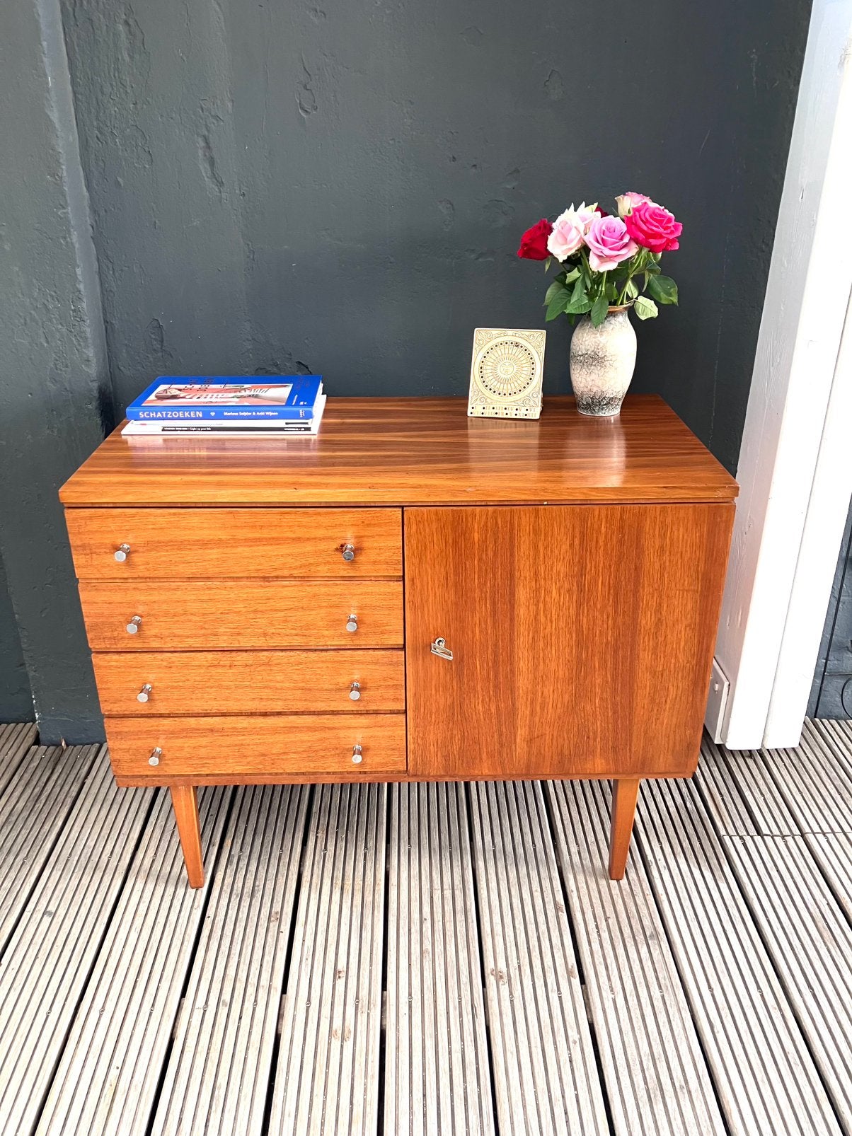 Prachtig vintage dressoir van teak, Huis en Inrichting, Kasten | Dressoirs, Ophalen, Met deur(en), 50 tot 100 cm, Zo goed als nieuw