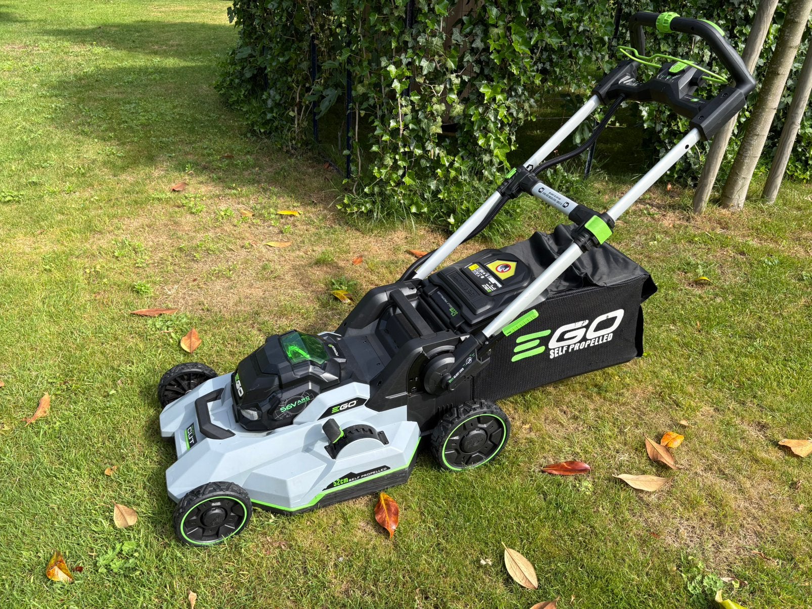 EGO accu Grasmaaier zelfrijdend 52 cm, Ophalen, Zo goed als nieuw, 50 cm of meer