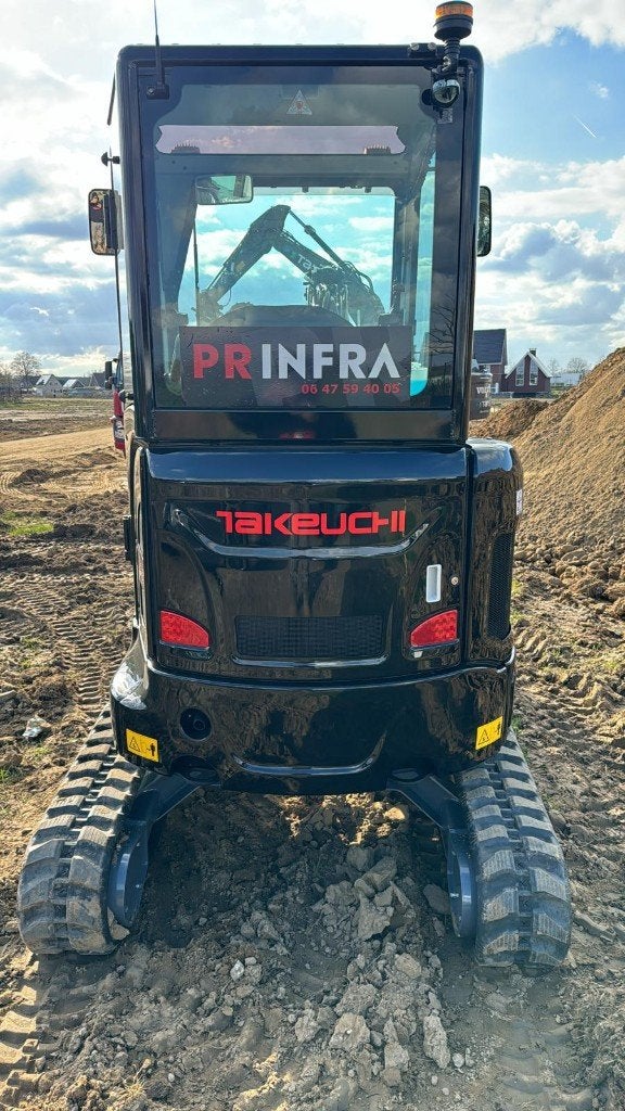 Takeuchi TB 325 R minigraver, Zakelijke goederen, Machines en Bouw | Kranen en Graafmachines, Ophalen, Graafmachine