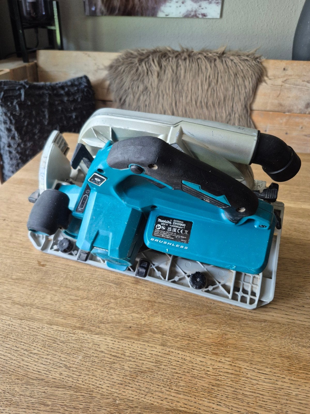 Makita  DHS900 Body, Gebruikt, Cirkelzaag, 70 mm of meer, 600 tot 1200 watt