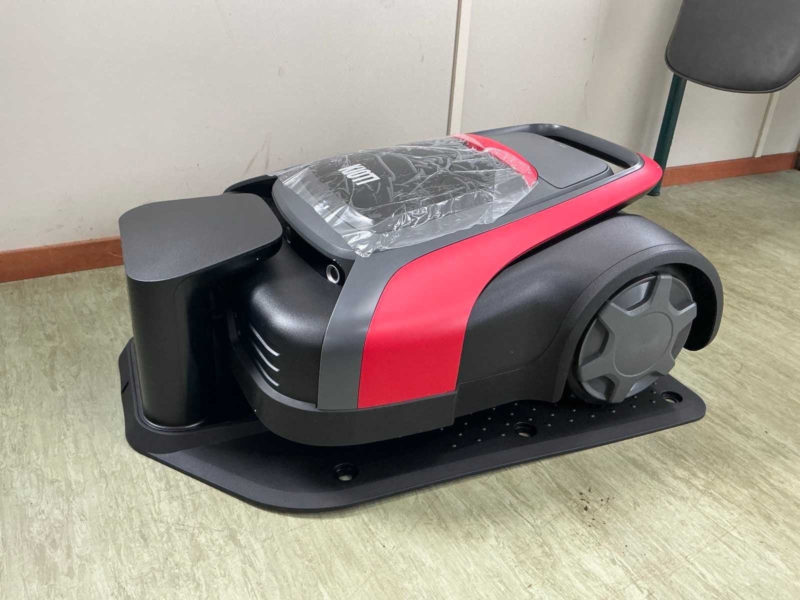 Kioti L321HR 3000m2 Robotmaaier Ongebruikt, Maaier