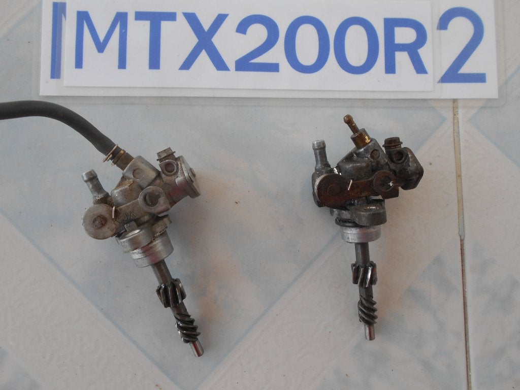 Gebruikte 2 Takt Olie Pomp MTX200R2/MD07  € 50,00 Per Stuk ., Motoren, Verzenden
