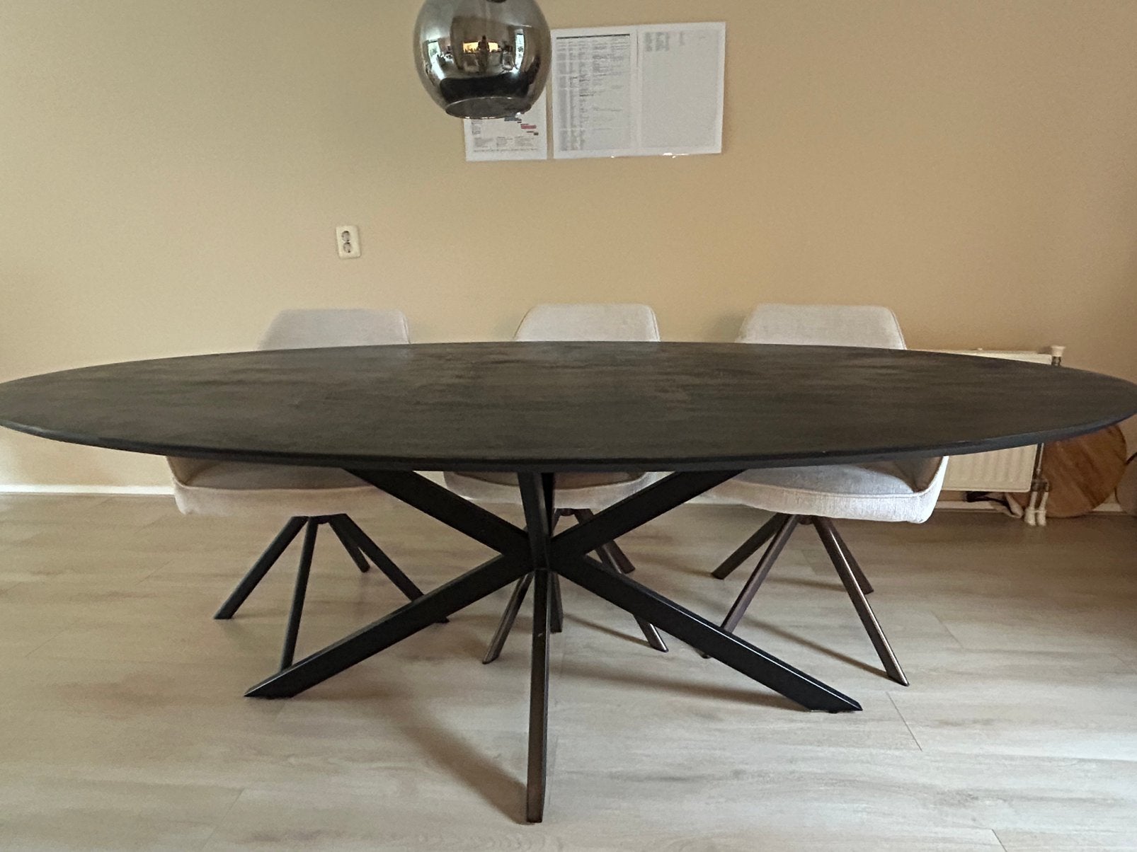 Ovalen eettafel zwart, Huis en Inrichting, Tafels | Eettafels, Ophalen, Gebruikt, 100 tot 150 cm, 200 cm of meer