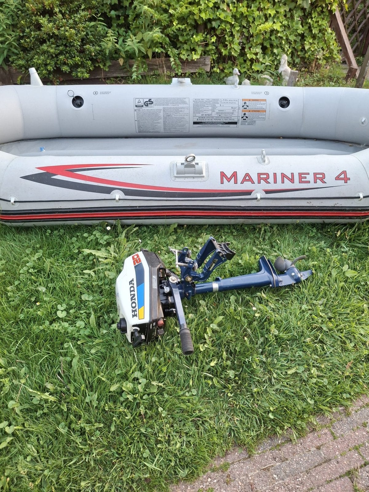 Intex Mariner 4 opblaasboot met Honda 2.0 buitenboordmotor, Ophalen, PVC, Gebruikt, Inclusief motor