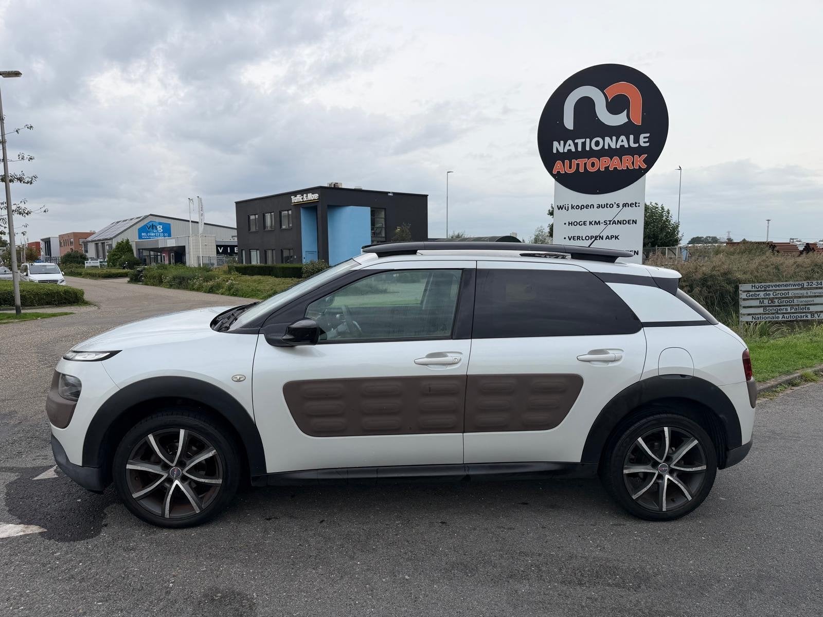 Citroen C4 Cactus | 2014 | 1.6 BlueHDi Shine | Handgeschakel, Voorwielaandrijving, Gebruikt, Euro 6, 96 €/maand