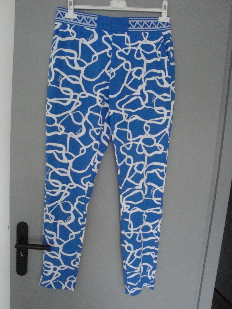 Lange blauwe ZOSO broek met witte print. Maat L., Blauw, Maat 42/44 (L), Ophalen of Verzenden, Zo goed als nieuw