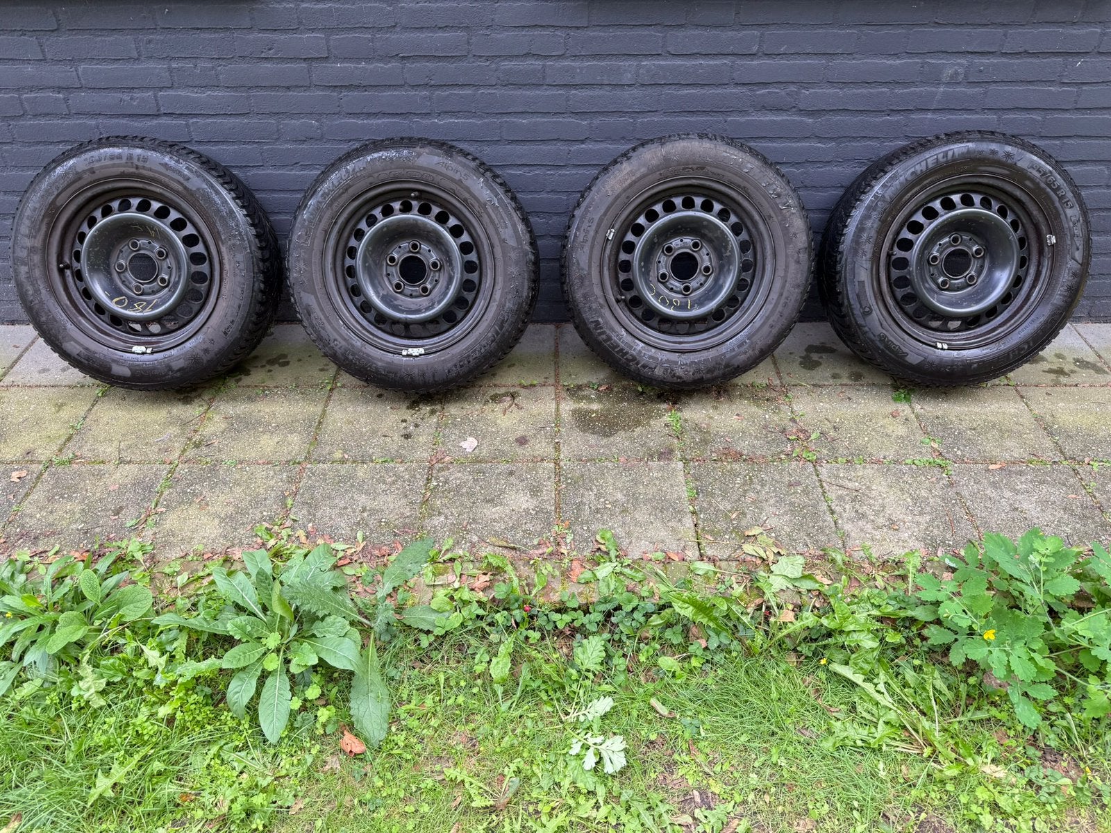 Set 4 stalen 15 inch velgen Michelin winterbanden 195/65R15, Ophalen, Gebruikt, 15 inch, Banden en Velgen