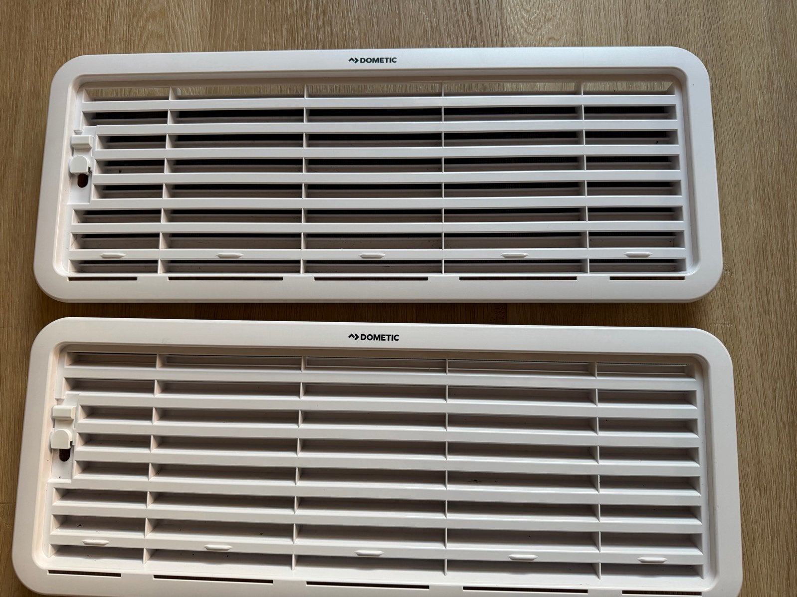 Dometic ventilatieroosters voor caravan (48x18,5 cm), Caravans en Kamperen, Ophalen, Zo goed als nieuw