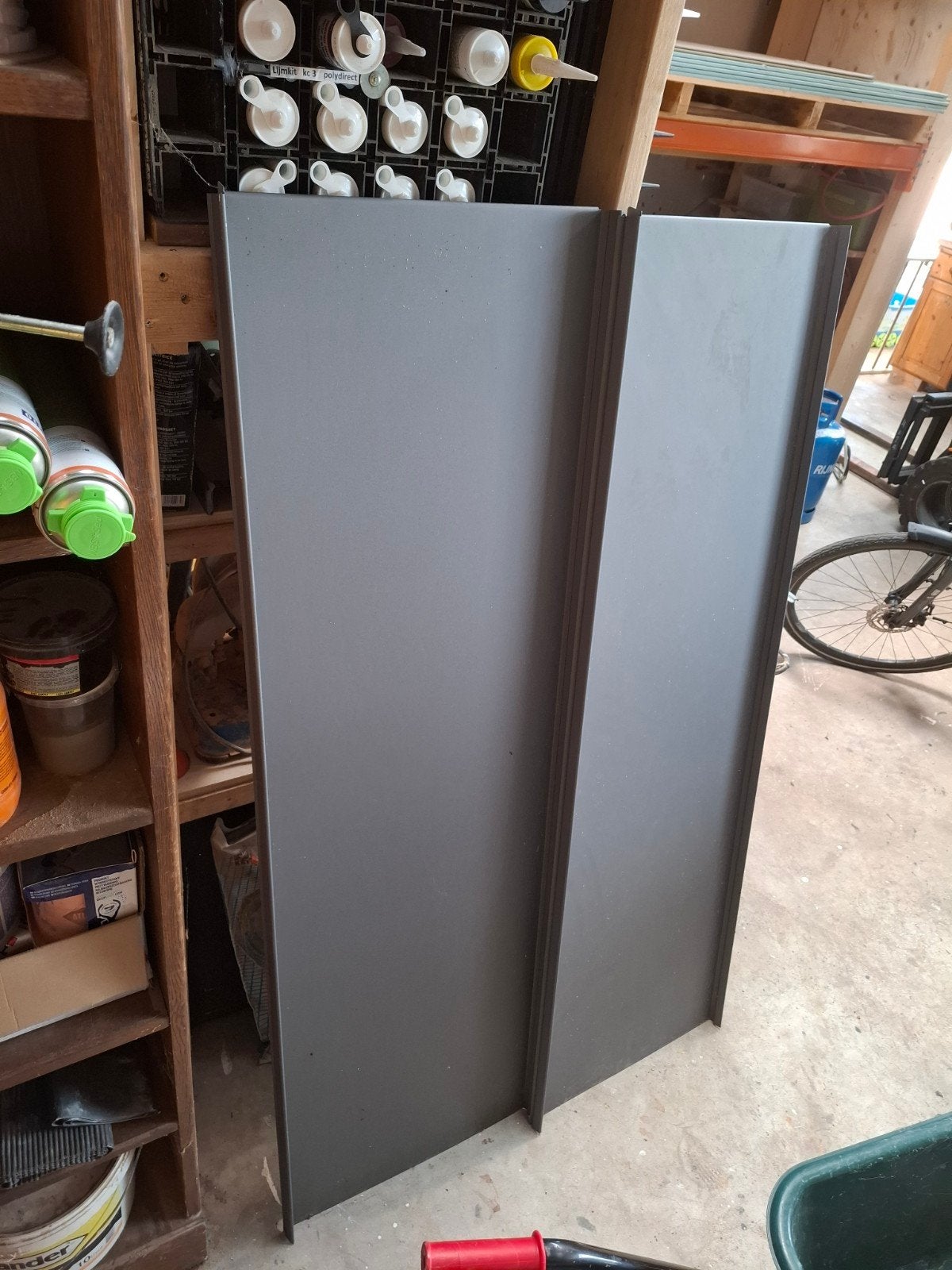 Nieuwe Felsplaten van staal in kleur 9007, Ophalen, Nieuw