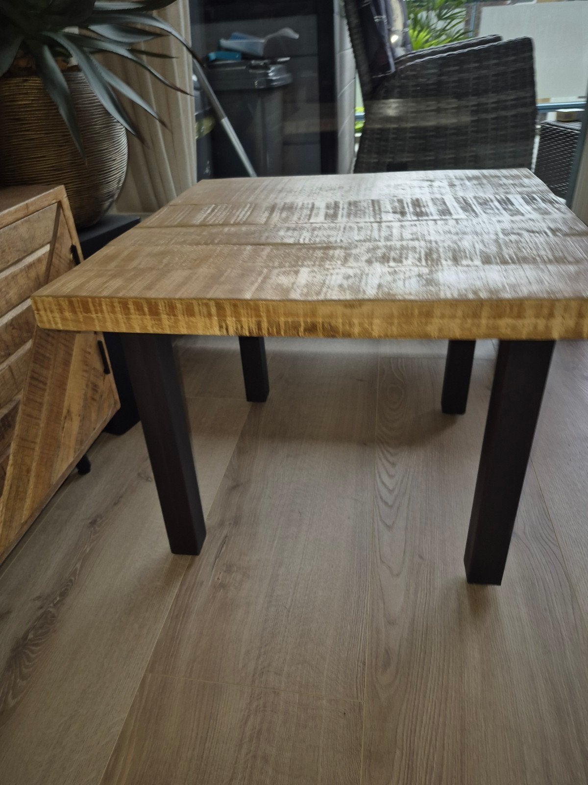 Bijzettafel 60x60 cm, 46 cm hoog, Ophalen, Vierkant, 45 tot 60 cm