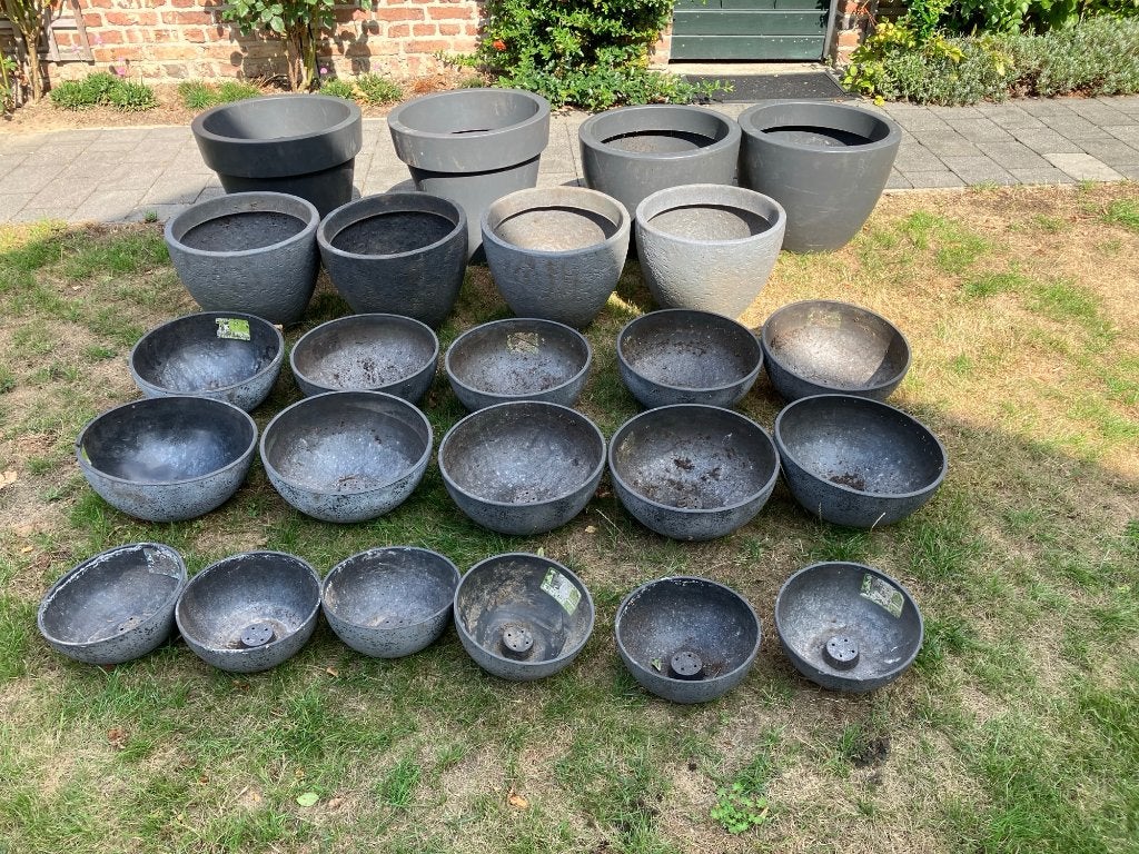 Set 24 gebruikte kunststof bloempotten, meerdere diameters, Kunststof, Gebruikt, Rond, Minder dan 40 cm