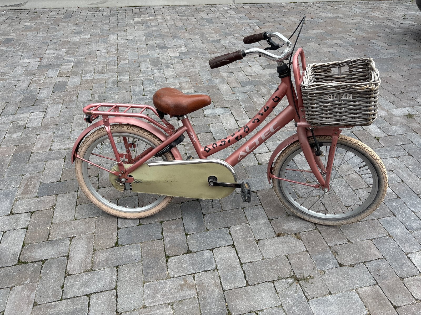 Altec kinderfiets met mand - stangetje bagagedrager defect, Ophalen of Verzenden, Gebruikt, Terugtraprem, Minder dan 16 inch
