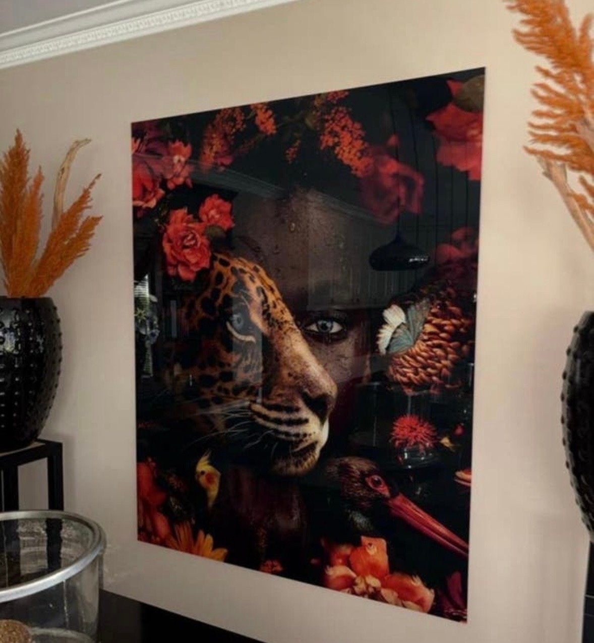 Plexiglas Schilderij: Mysterieuze Jaguar met Bloemen, Ophangklaar, Kunststof, Ophalen of Verzenden, Dieren