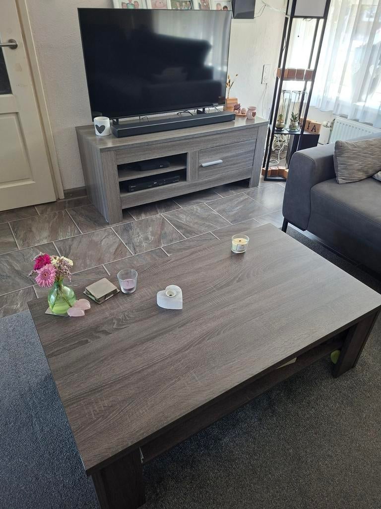 Salontafel en TV-kast set in nette staat, Huis en Inrichting, Tafels | Salontafels, Ophalen, Gebruikt, Rechthoekig, Overige houtsoorten