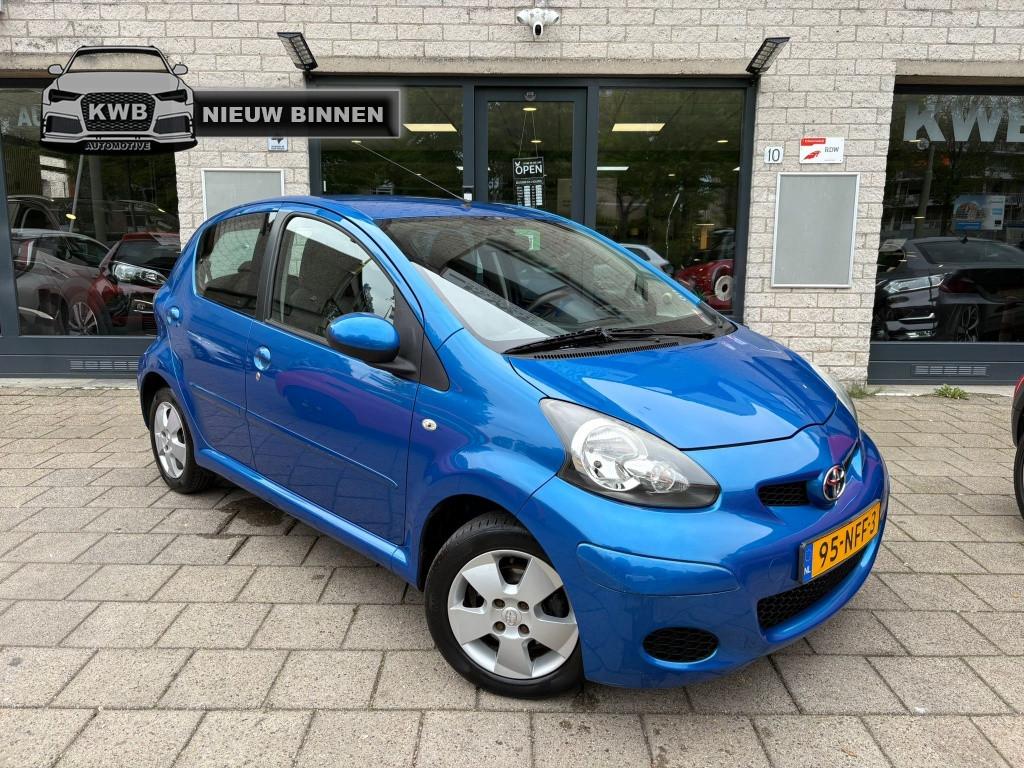 Toyota Aygo 1.0-12V Blue 5Drs Weinig Km Nw Koppeling, Auto's, Gebruikt, 68 pk, Bedrijf, Handgeschakeld