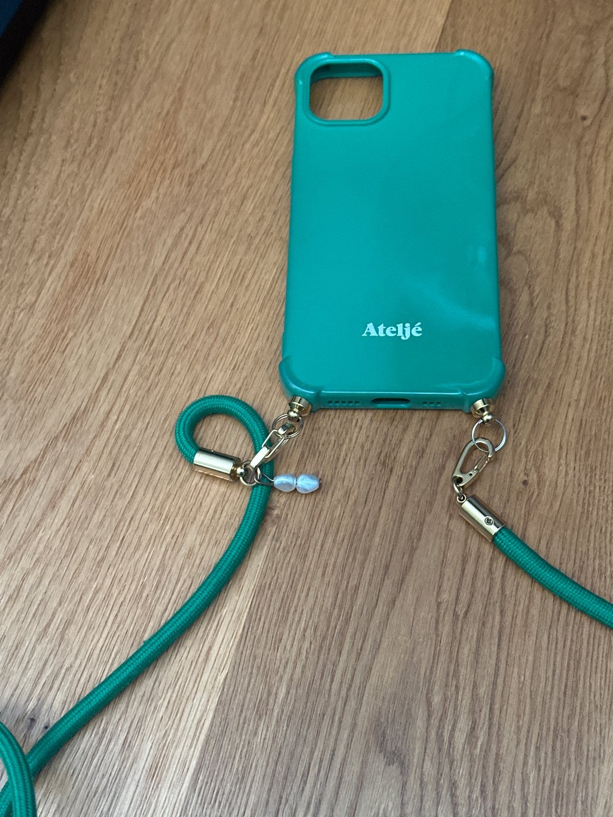 Ateljé iPhone hoesje 13 met koord - Groen, Ophalen, Met koord, Overige merken, Hoesje of Tasje