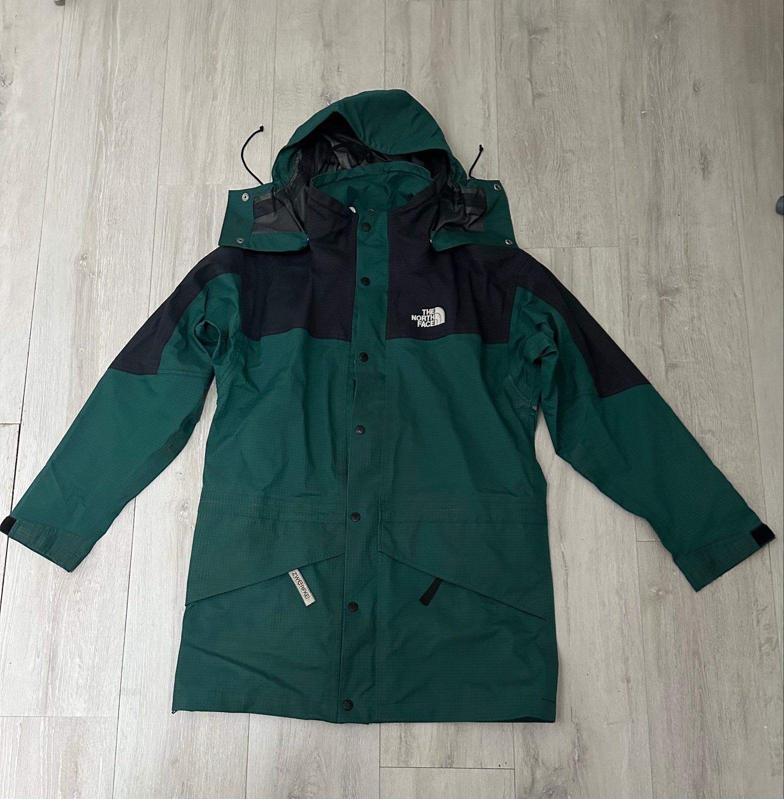 The North Face Gore-Tex jas - Groen/Zwart, Ophalen of Verzenden, Gedragen, Maat 48/50 (M), Groen